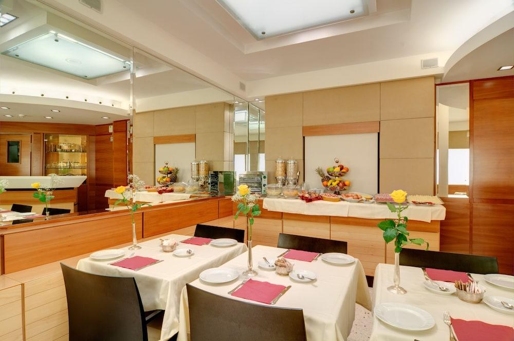 Memphis Hotel 4*