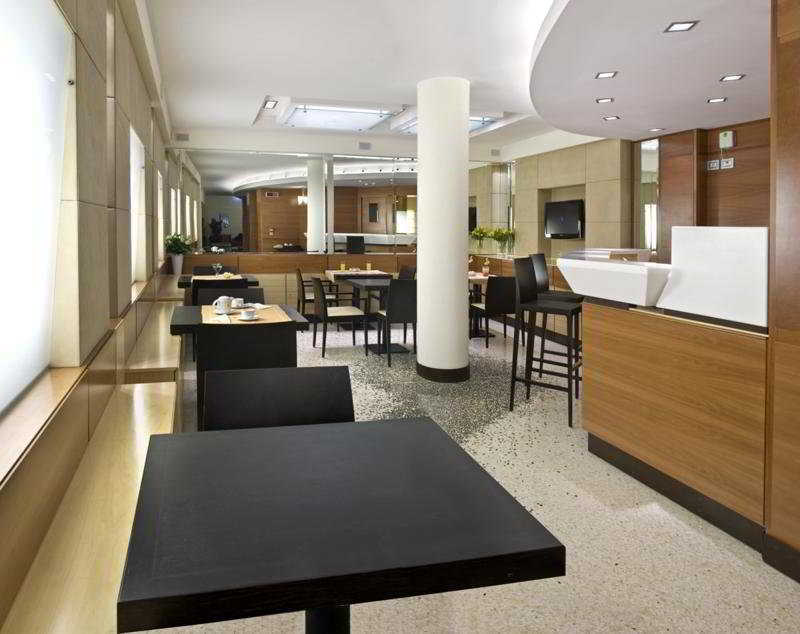 Memphis Hotel