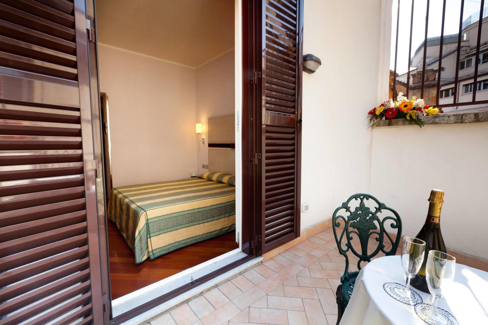 Memphis Hotel 4*